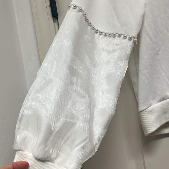 Cloud ten super cute cropped sweatshirt- white with pearls and satin sleeves. - Picture 3 of 6